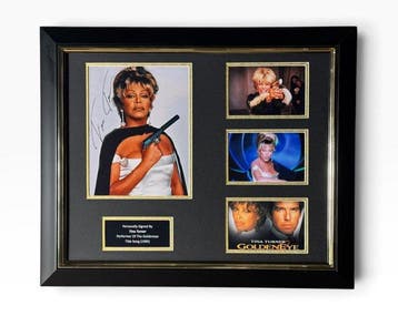 James Bond 007: GoldenEye - Tina Turner Signed Framed, Verzamelen, Nieuw