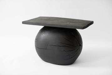 Ros Khavro - Bijzettafel - Massief hout - Uniek -