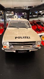 KK-Scale 1:18 - Voiture miniature - Opel Kadett B polícia, Nieuw