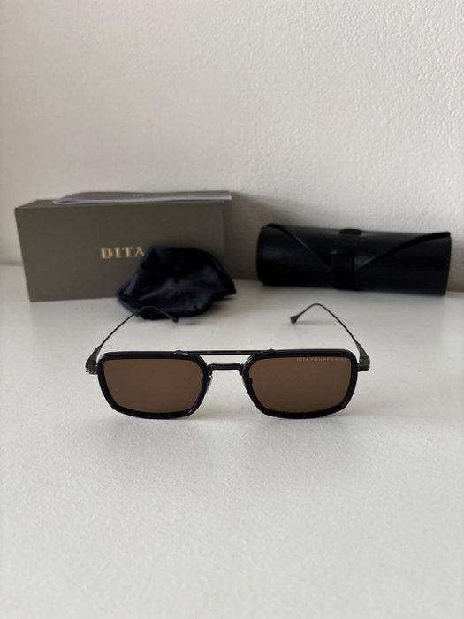 Dita - FLIGHT EIGHT NAVY/BLACK - Lunettes de soleil, Bijoux, Sacs & Beauté, Lunettes de Soleil & Lunettes | Femmes