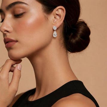 Oorbellen - 14 karaat Geel goud - 6.16ct. tw. Diamant, Handtassen en Accessoires, Oorbellen, Nieuw