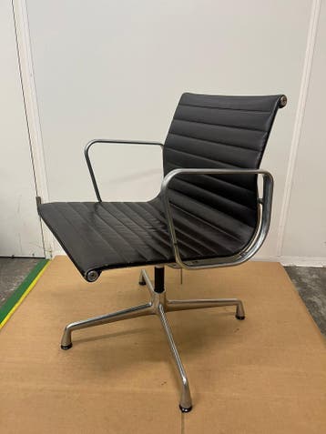 Vitra Eames Ea 108, Bruin, Verzenden, Zo goed als nieuw, Bureaustoel