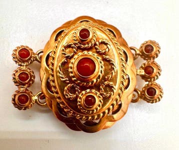 Broche - 18 karaat Geel goud Bloedkoraal - Bloedkoraal, Handtassen en Accessoires, Antieke sieraden