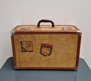 Franse Reiskoffer met Labels - Begin/midden 20e eeuw -