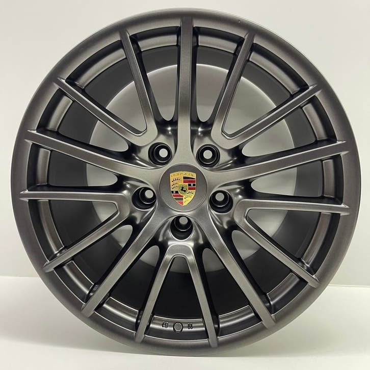 Porsche 997 2/4  19inch SportDesign Titanium met banden 8MM, Auto-onderdelen, Banden en Velgen, 19 inch, 305 mm, Personenwagen