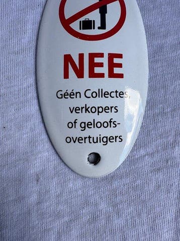 Klein emaille deurbordje “Nee – Geen collectes, verkopers of, Antiek en Kunst