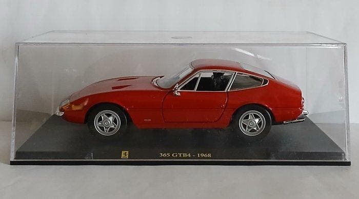 Centauria 1:24 - Model sportwagen (4) - Lotto con 4 Ferrari, Hobby en Vrije tijd, Modelauto's | 1:5 tot 1:12