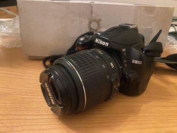 Nikon D3000 Digital SLR Kit - AF-S DX 18-55mm VR & 55-200mm, Audio, Tv en Foto, Nieuw