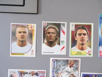 Carrière footballistique de David Beckham en 32 autocollants, Nieuw
