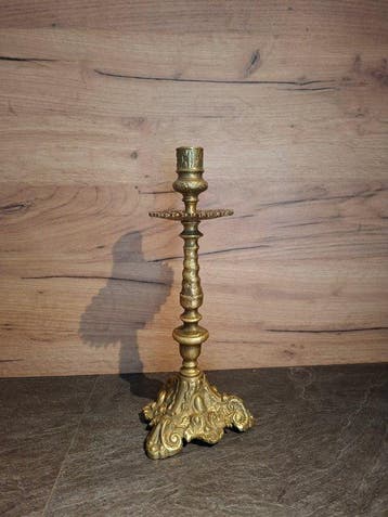 Kaarsenhouder - Messing met een oude patina. - Oude messing, Antiek en Kunst