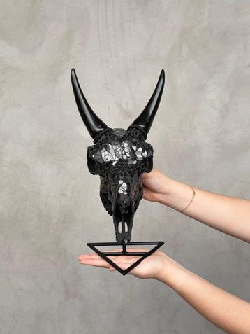 Pas de prix de réserve - Crâne de chèvre en mosaïque dorée