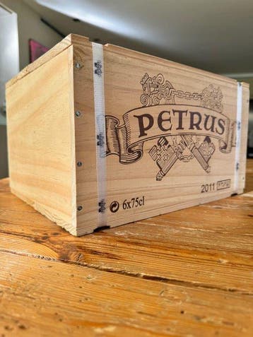2011 Petrus - Pomerol - 6 Flessen (0.75 liter), Nieuw