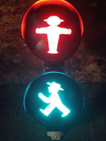 Feu de signalisation - Plastique, métal, verre -
