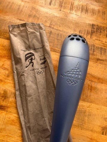Official Torino 2006 - Olympic Winter Games - Torch - letter