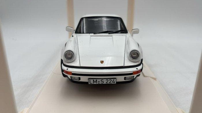 Norev 1:18 - Modelauto - Porsche 911 Turbo 3.3 1980 -, Hobby en Vrije tijd, Modelauto's | 1:5 tot 1:12