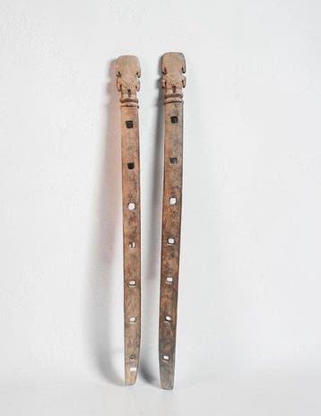 Pré-colombien. Chimú Deux poteaux en bois Royal Litter Avec