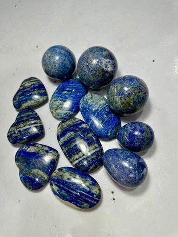 lapis lazuli en azuriet bol hartmassage en eieren