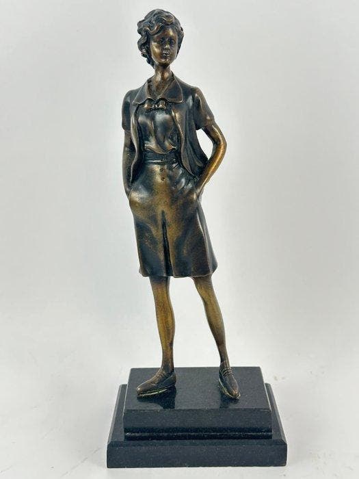 Figuur - A bronze female figure - Brons, Steen, Antiquités & Art, Curiosités & Brocante