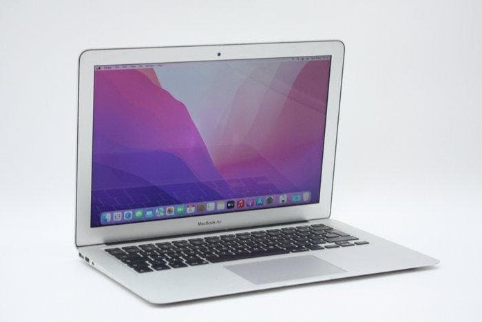 Rare find: Apple MacBook Air 13 inch (2015) | Core i5 1.6Ghz, Games en Spelcomputers, Spelcomputers | Overige Accessoires