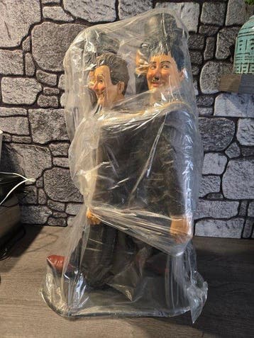 Laurel and Hardy by Jun Asilo, Nieuw