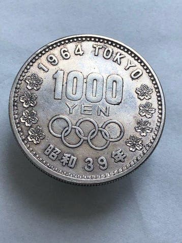 Set van 2 zilveren munten. 1000 Yen 1964 - Half Crown