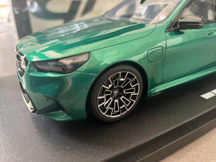 GT Spirit 1:18 - Modelauto - BMW M5 Touring G90, Hobby en Vrije tijd, Modelauto's | 1:5 tot 1:12