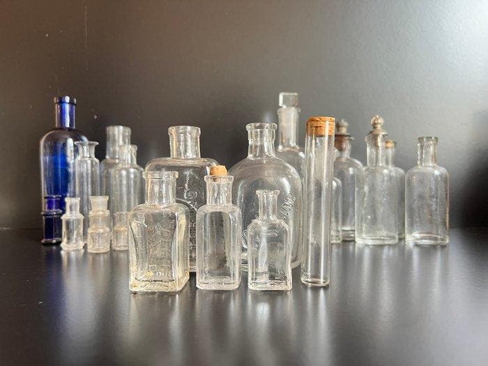 Fles (21) - Glas - Parfumflacons, Antiek en Kunst, Antiek | Glaswerk en Kristal