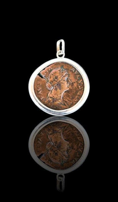 Oud-Romeins, Keizerrijk Brons Munthanger - Sestercio, Handtassen en Accessoires, Antieke sieraden