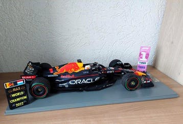Spark 1:12 - Modelauto - Oracle Red Bull Racing RB18 Max