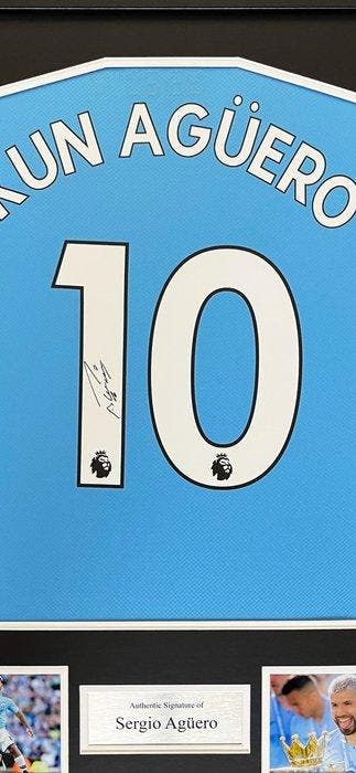 Manchester City - Signed by Sergio Kun Agüero - Voetbalshirt
