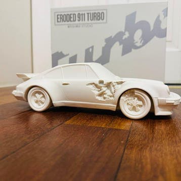 Daniel Arsham (1980) - Porsche Eroded 911 Turbo 930