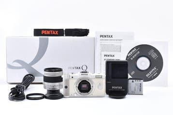 Pentax Q White + 02 STANDARD ZOOM 2.8-4.5/5-15mm Spiegelloze