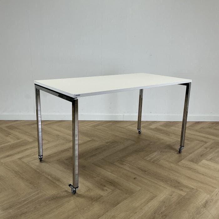 Wiesner-Hager verrijdbare klaptafel 140x70 cm, wit - chroom, Articles professionnels, Aménagement de Bureau & Magasin | Mobilier de bureau & Aménagement