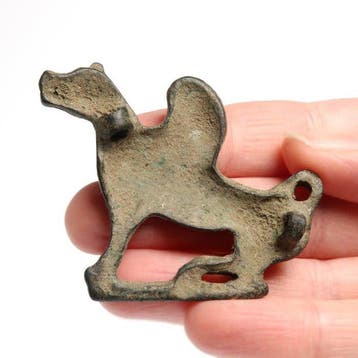 Bactrian Brons Decoratieve bevestiging met demon/god Imdugud