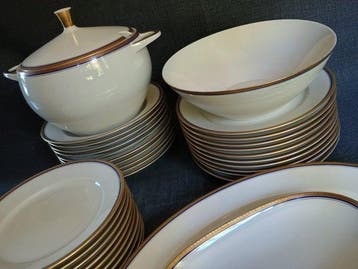 Johann Havilland - Eetservies voor 12 (39) - Bordo oro - 24