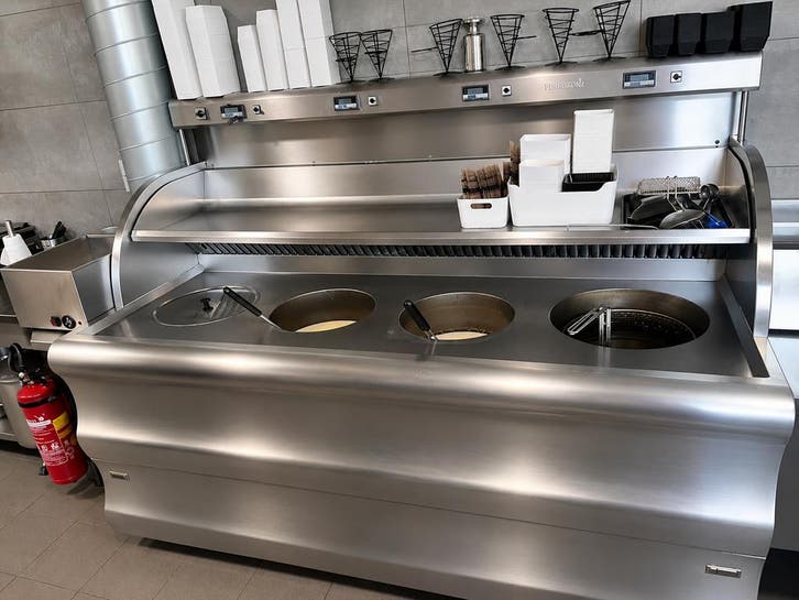 Nog niet gereviseerd - Perfecta bakwand friteuse 4x Rond, Zakelijke goederen, Horeca | Keukenapparatuur, Ophalen of Verzenden