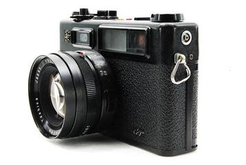 Yashica Electro 35 GT black + battery adapter and a 4LR44