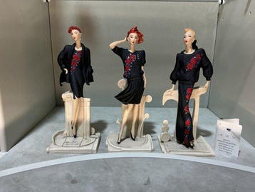 ADL - Beeldje - Donne chic mannequin in abiti eleganti (3) -
