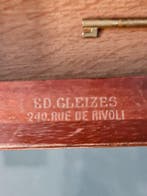 Bonheur du jour - Bronze, Laiton, Marbre, Bois teinté,