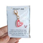 Gelukshanger hartje - roze -Pocket Hug - lucky charm - ge..., Handtassen en Accessoires, Bedels, Ophalen of Verzenden, Nieuw