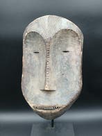 Prachtig masker - Salampasu - salampasu - DR Congo (Zonder