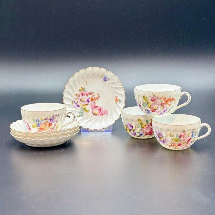 Hermann Ohme - Koffieservies voor 4 (8) - Fleurs de Saxe nr., Antiquités & Art, Antiquités | Meubles | Tables