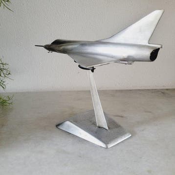 Avion miniature - Grand modèle davion de chasse à réaction