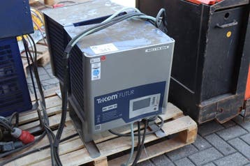 Veiling: Acculader Tricom Futur 48V, Auto-onderdelen, Accu's en Toebehoren, Ophalen, Nieuw