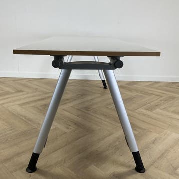 Haworth in hoogte verstelbare tafel 200x80 cm, licht grijs, Gebruikt, Bureau