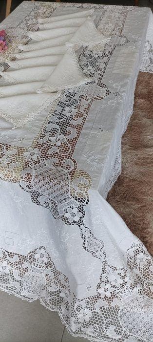 Œuvre dart ! Serviette de cérémonie en dentelle fine de