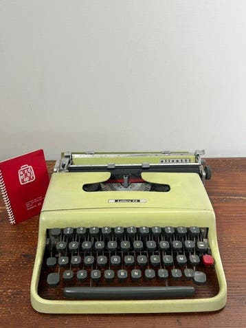 Marcello Nizzoli - Olivetti, Lettera 22 - Typemachine -