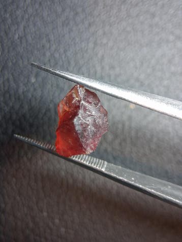 Rough Garnet - 3.005 ct - pyrope almandite - red, Verzenden