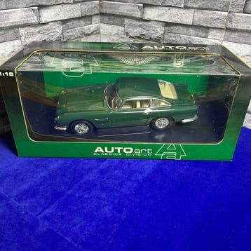 Autoart 1:18 - Modelauto - Aston Martin DB5 LHD - British