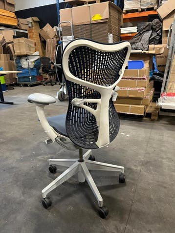 Herman Miller Mirra 2 Triflex Twilight/Studio, Zo goed als nieuw, Bureaustoel, Ergonomisch, Verzenden
